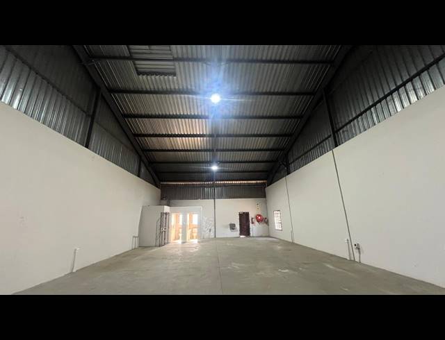 1,193M² WAREHOUSE TO LET IN WALTLOO